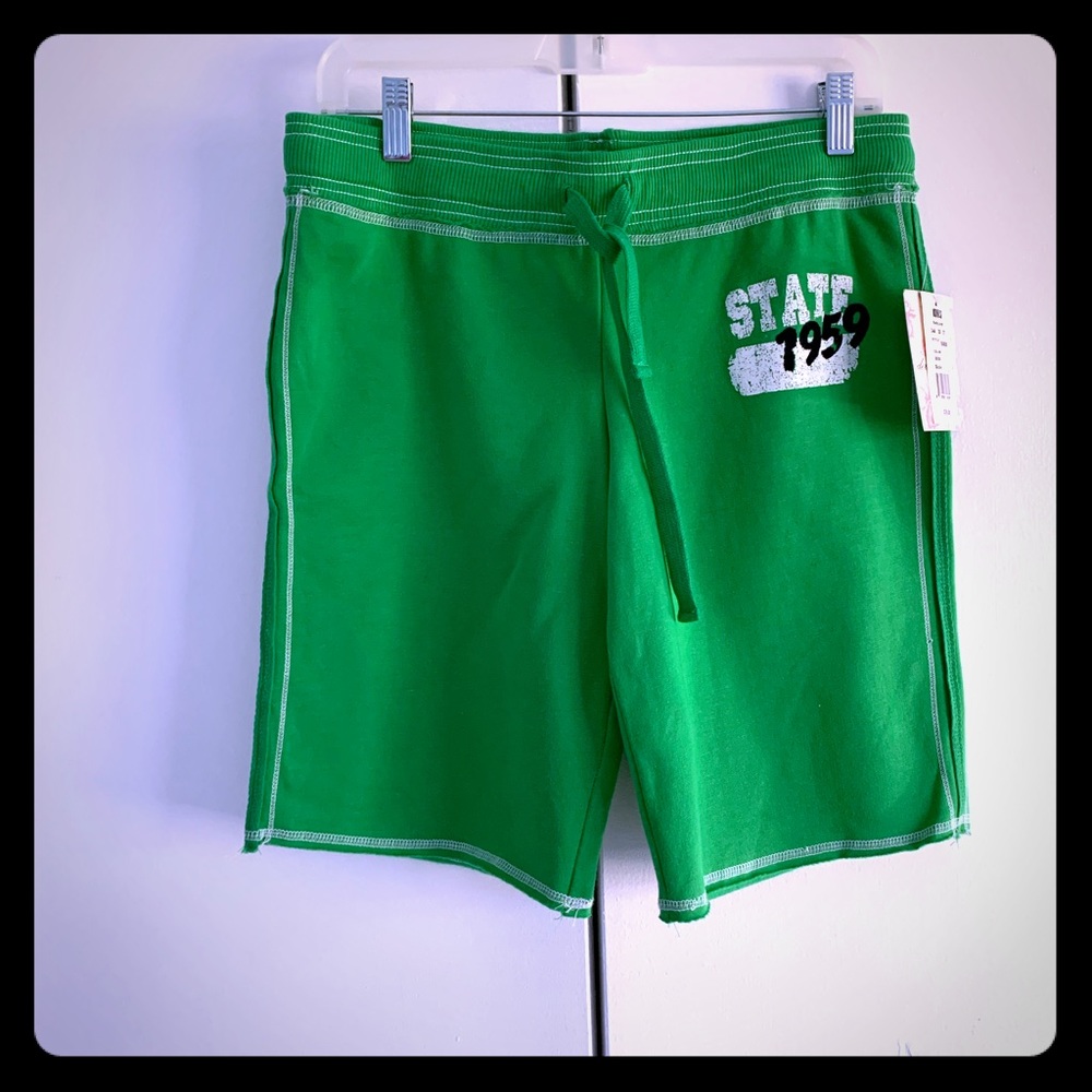 Active wear shorts